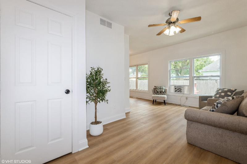 1547 13th St - Photo 5 of 20