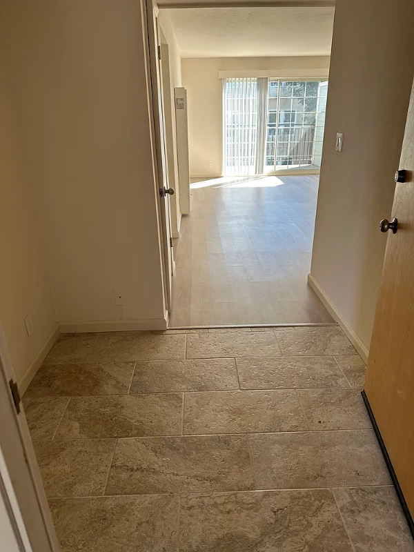 1405 Oak Grove Ave #307 - Photo 3 of 10