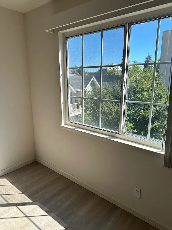 1405 Oak Grove Ave #307 - Photo 5 of 10