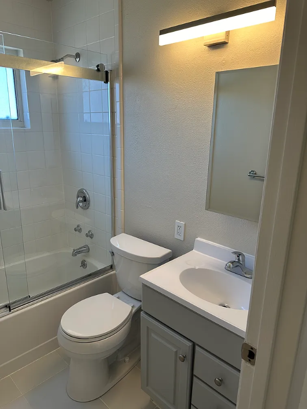 1405 Oak Grove Ave #307 - Photo 6 of 10