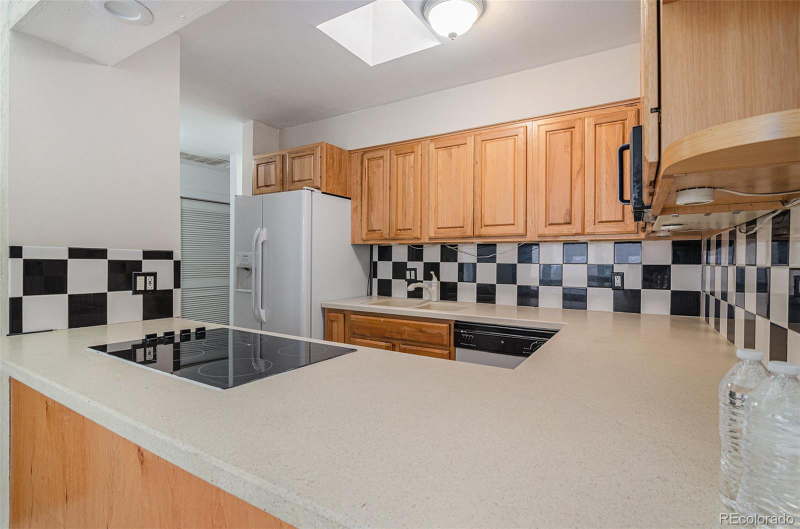 5532 S Greenwood St - Photo 4 of 10