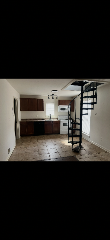 664 Confederate Ridge Rd - Photo 5 of 17