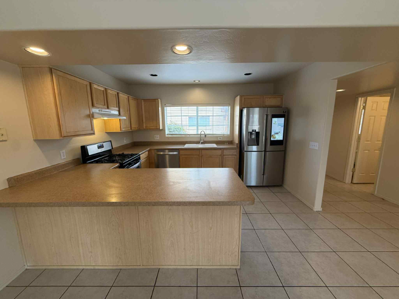 500 N Forgeus Ave #102 - Photo 7 of 20