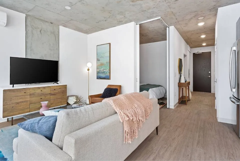 4577 N Sheridan Rd - Photo 4 of 18