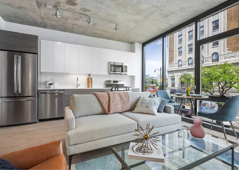 4577 N Sheridan Rd - Photo 7 of 18