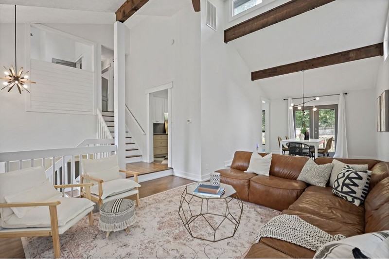 6841 Woodcreek Ln - Photo 7 of 18