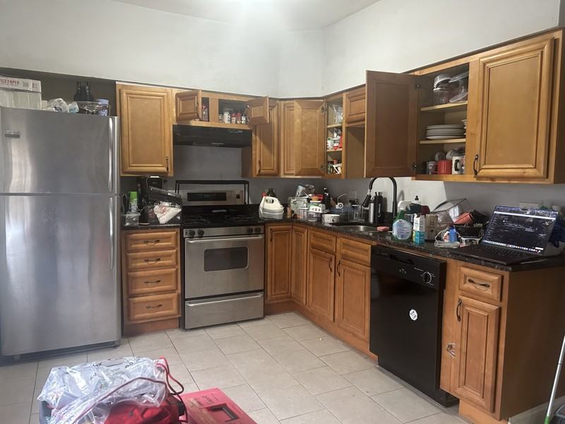 1515 W Wilson Ave #2 - Photo 3 of 11