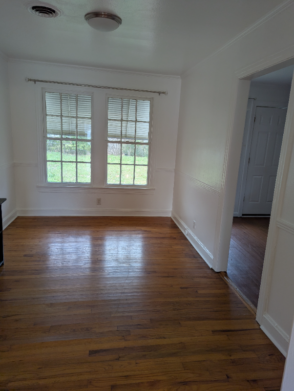 817 Modica St - Photo 3 of 8