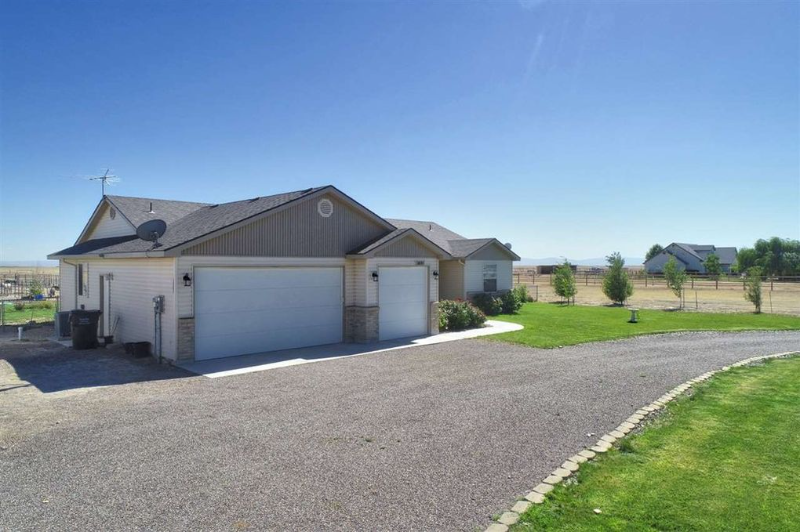 5835 Sw Ashley Ct - Photo 2 of 20