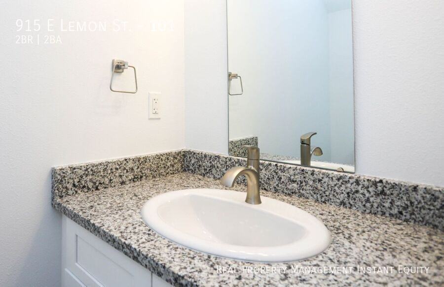 915 E Lemon St #101 - Photo 5 of 25