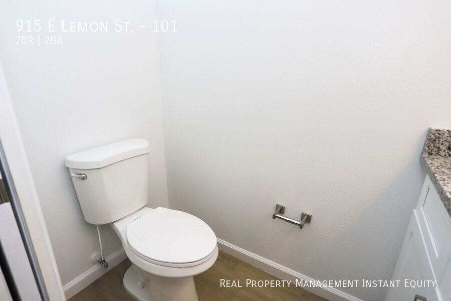 915 E Lemon St #101 - Photo 6 of 25