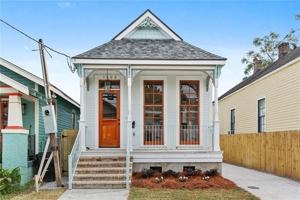 featured image of 1562 N Prieur St