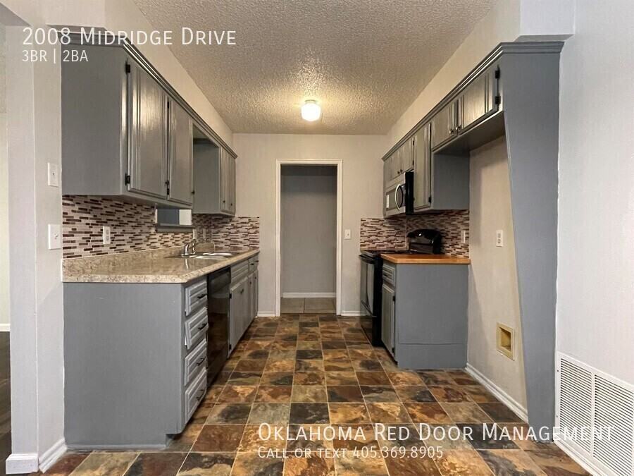 2008 Midridge Dr - Photo 3 of 22