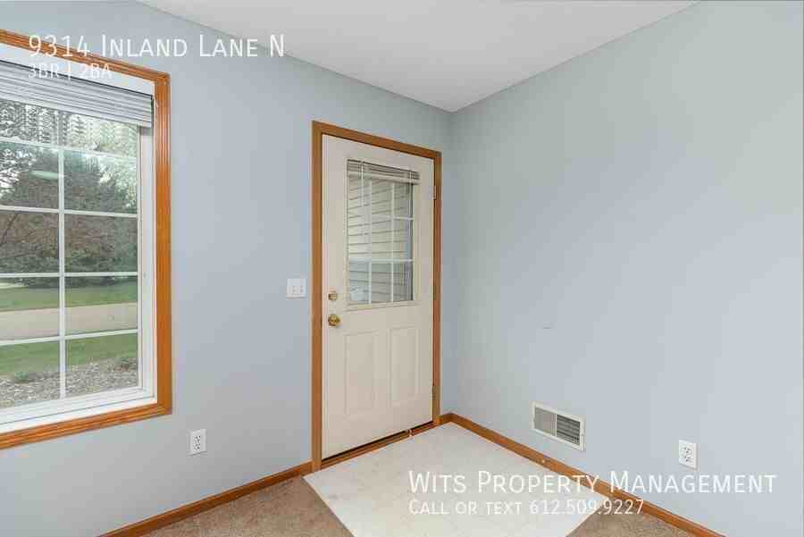 9314 Inland Ln N - Photo 2 of 25