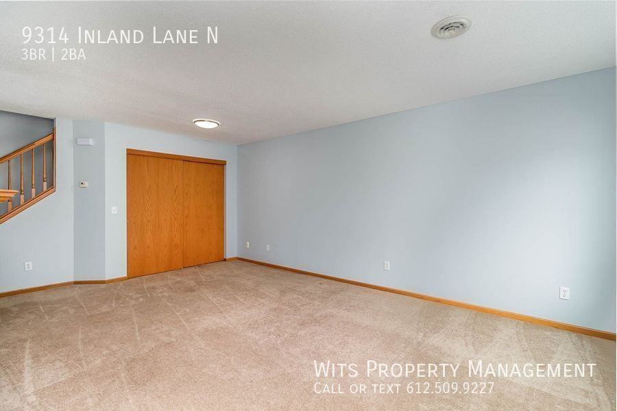 9314 Inland Ln N - Photo 5 of 25