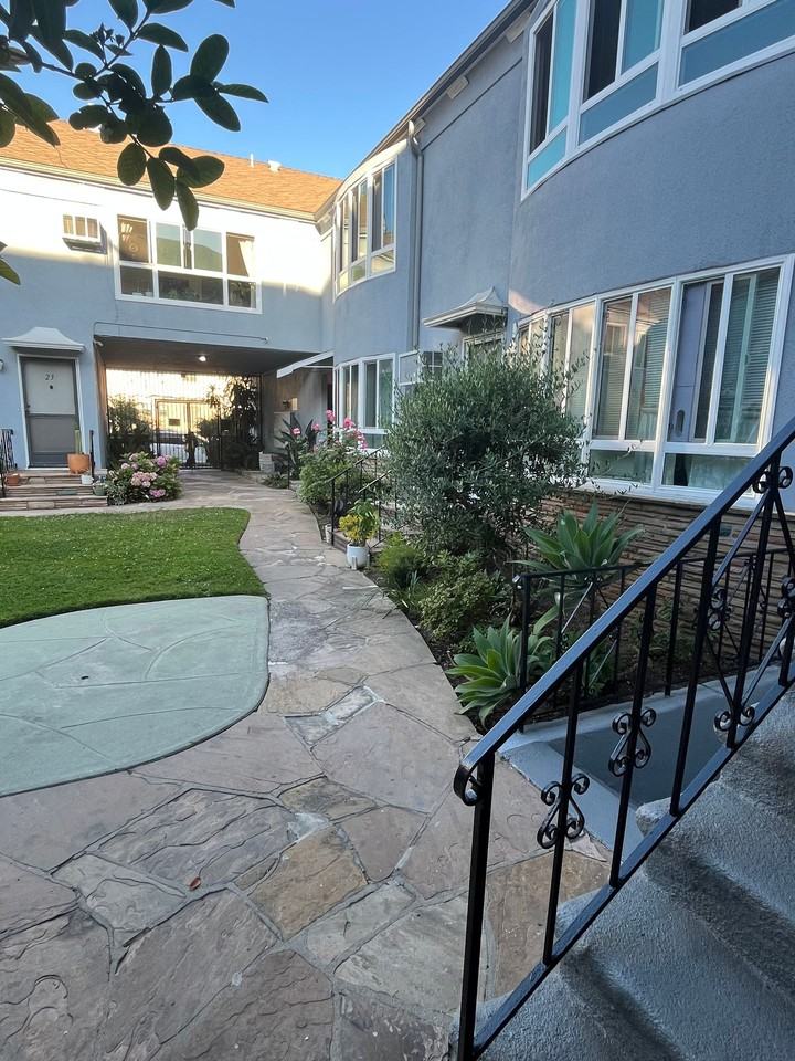 Cloverdale - 461 - Photo 4 of 7