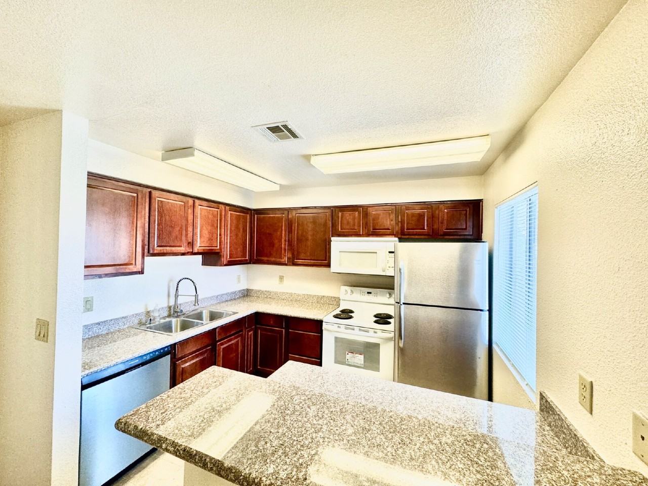 5281 River Glen Dr #222 - Photo 2 of 50