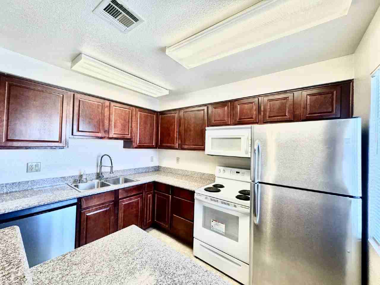 5281 River Glen Dr #222 - Photo 4 of 50