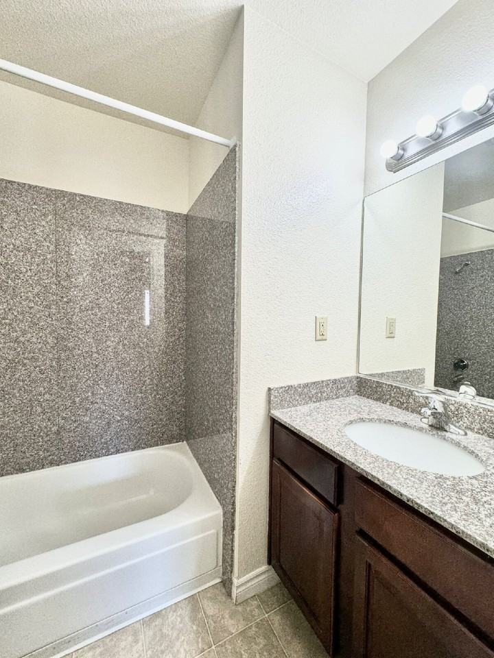 5281 River Glen Dr #222 - Photo 6 of 50