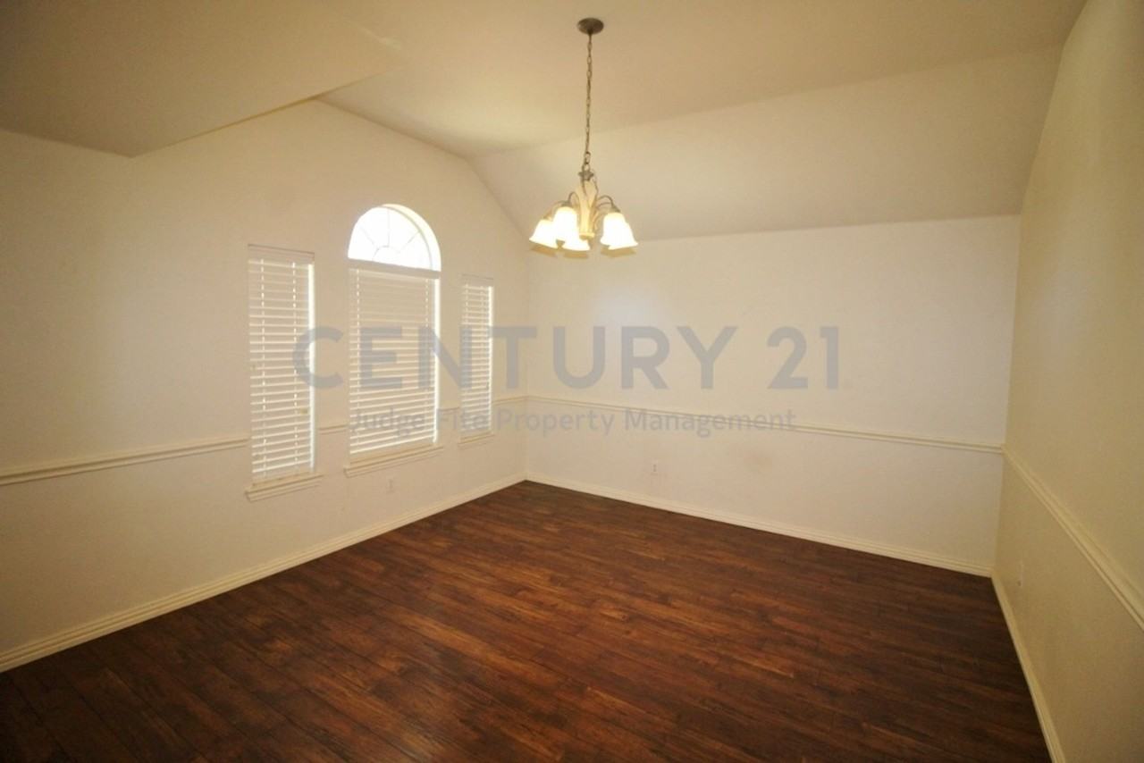 5316 Lake Garden Dr - Photo 2 of 13