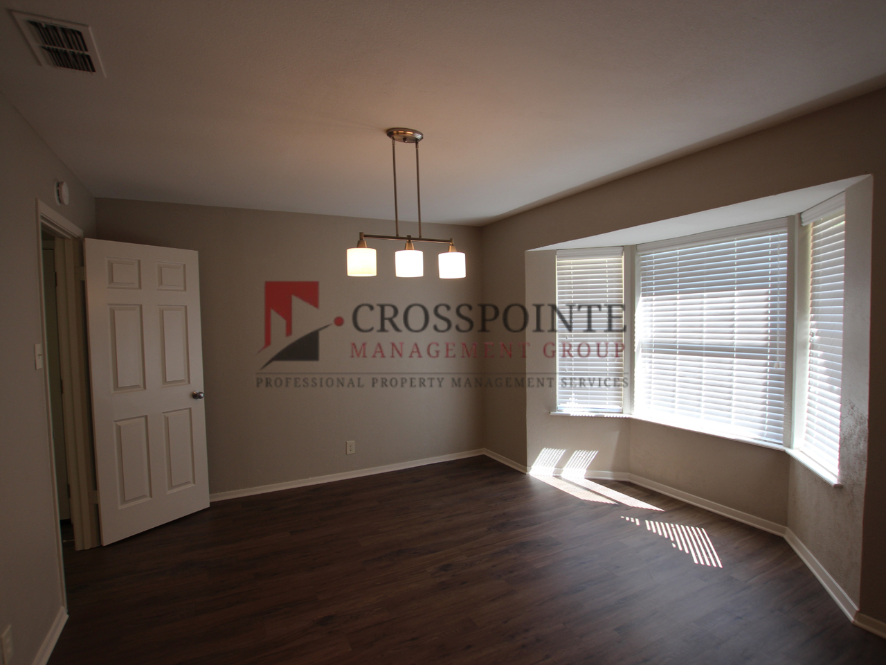 215 Gardenview St - Photo 2 of 24