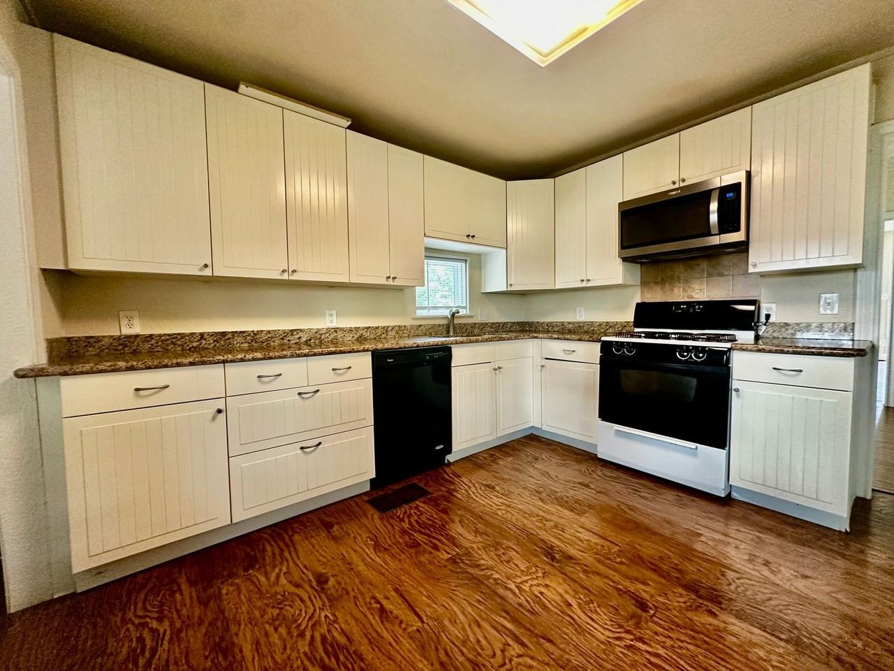 503 Roy St - Photo 2 of 12