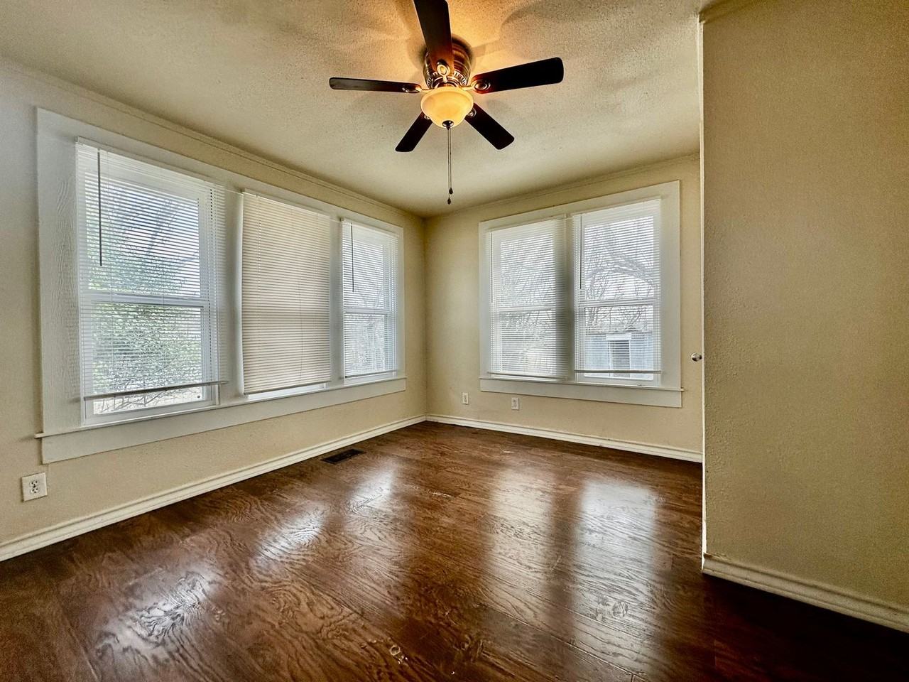 503 Roy St - Photo 7 of 12