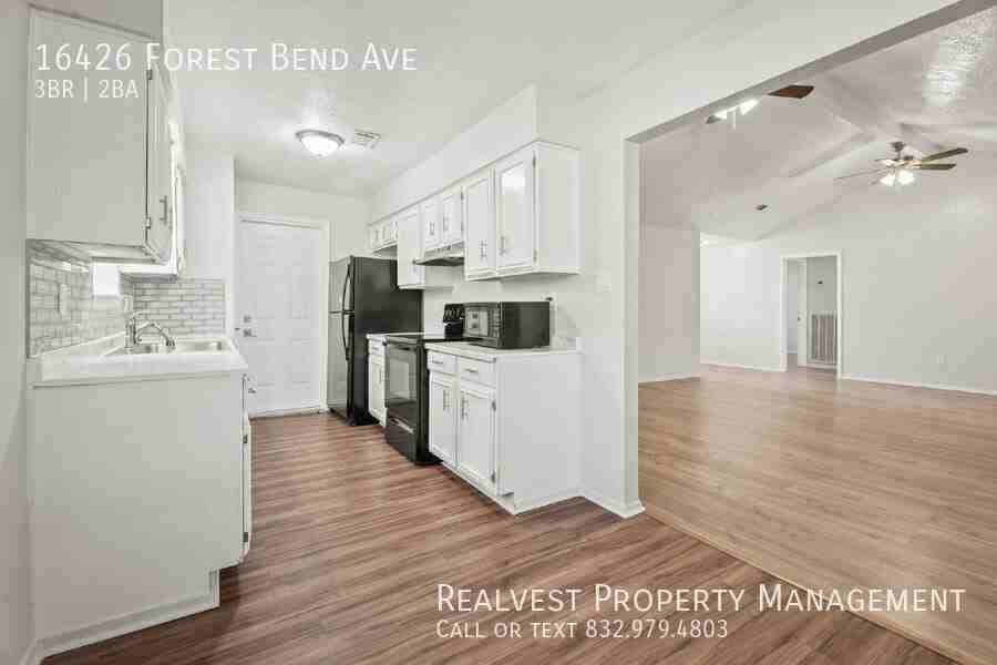 16426 Forest Bend Ave - Photo 7 of 19