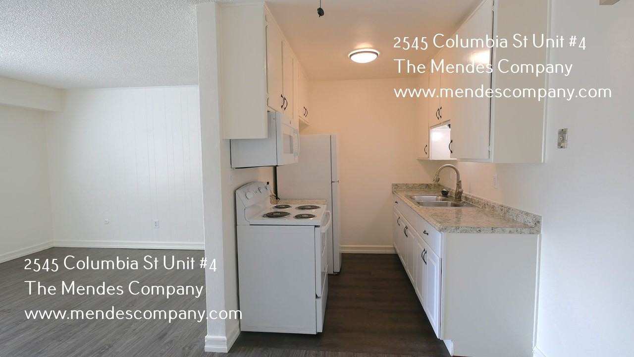 2545 Columbia St #4 - Photo 3 of 12