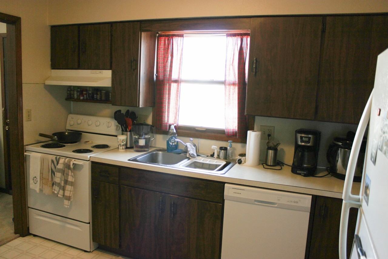 1610 24th St - Photo 4 of 8