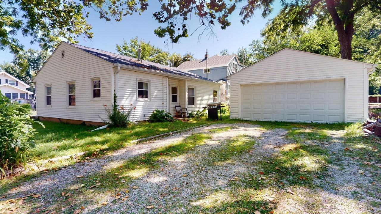 3132 Story St - Photo 5 of 18