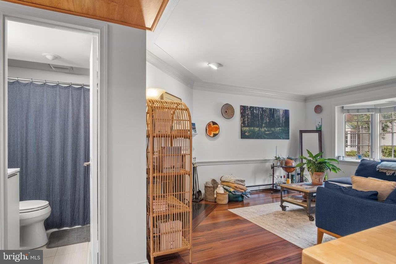 220 N Saint Asaph St Unit 20 - Photo 5 of 26