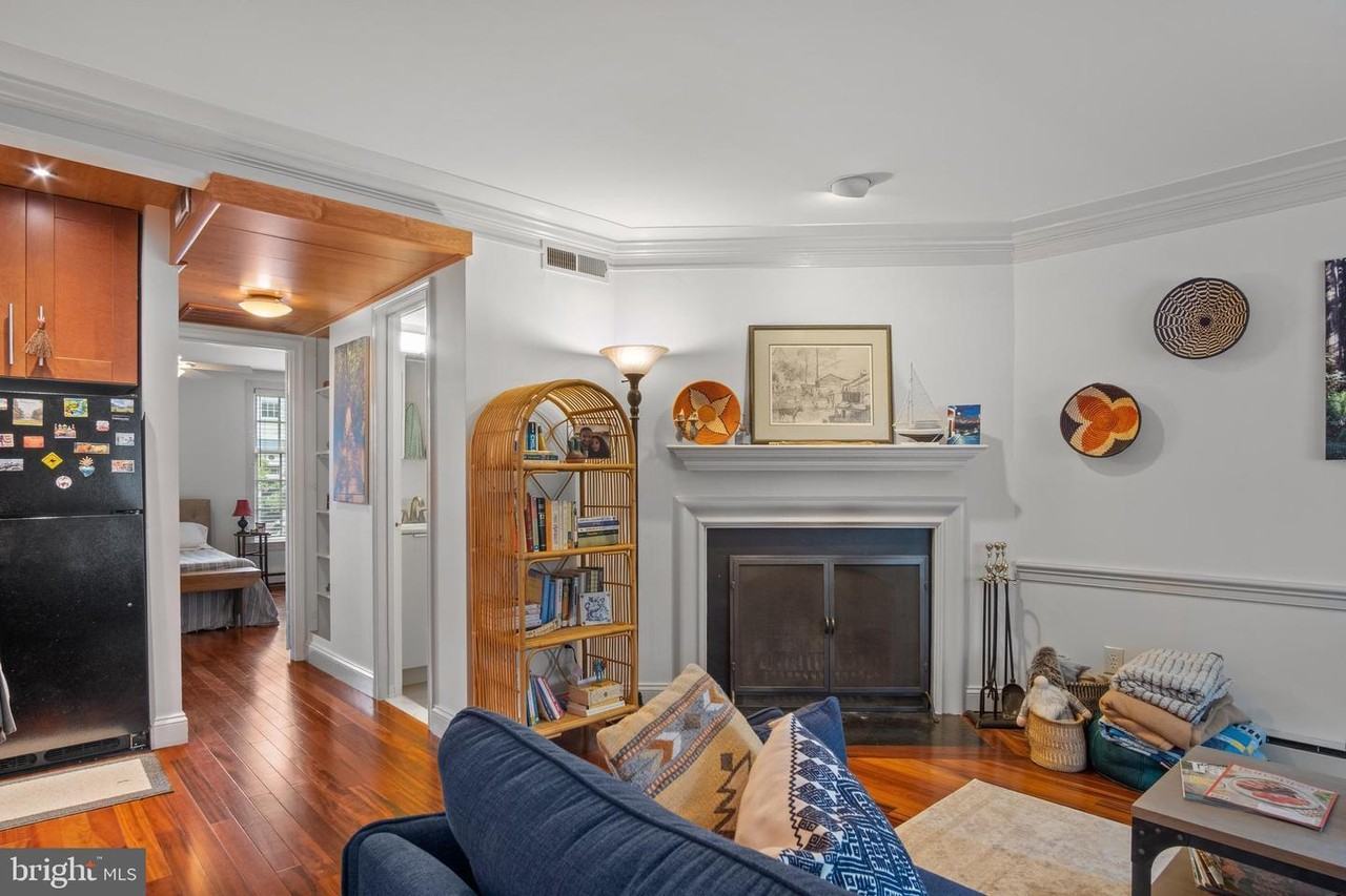 220 N Saint Asaph St Unit 20 - Photo 7 of 26