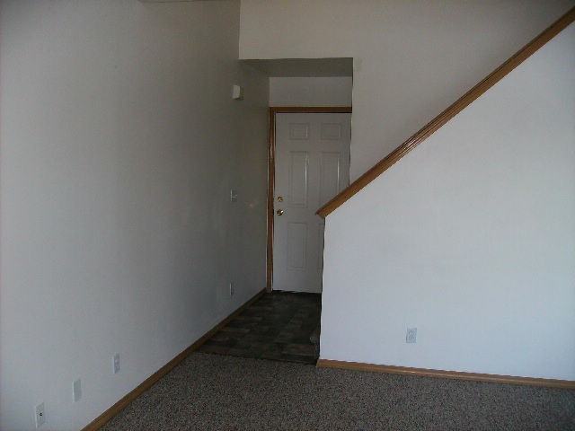 501 Laguna Dr - Photo 3 of 12