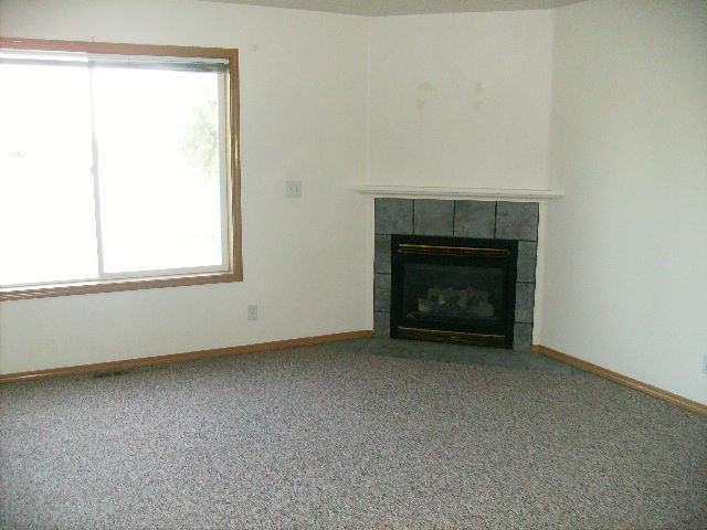 501 Laguna Dr - Photo 4 of 12