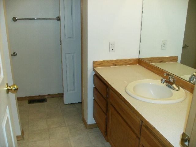 501 Laguna Dr - Photo 7 of 12