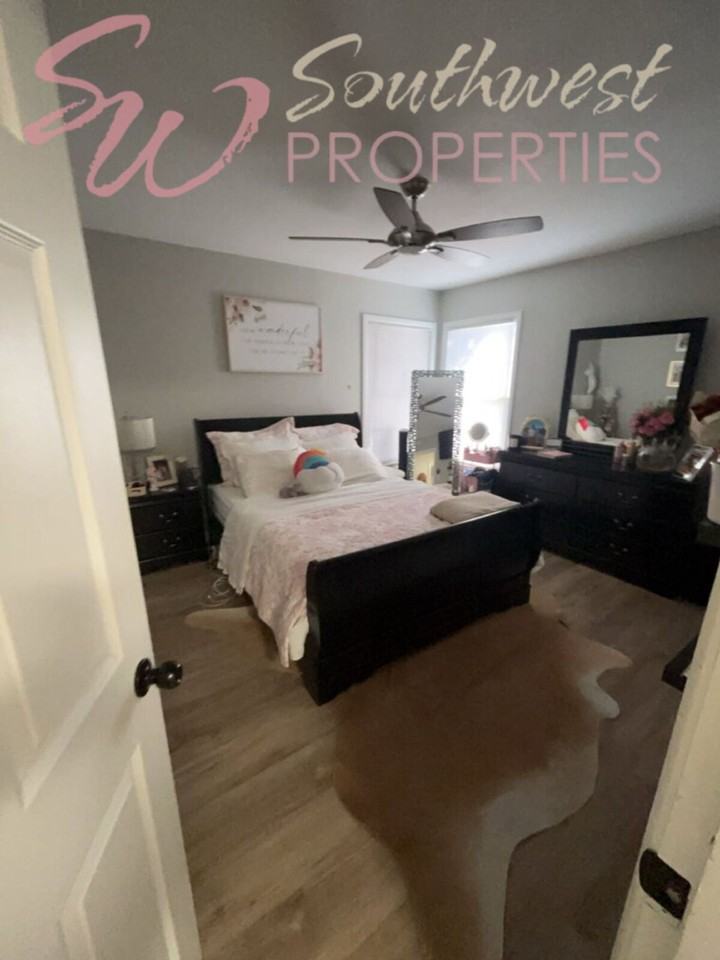 511 Everett St - Photo 7 of 9