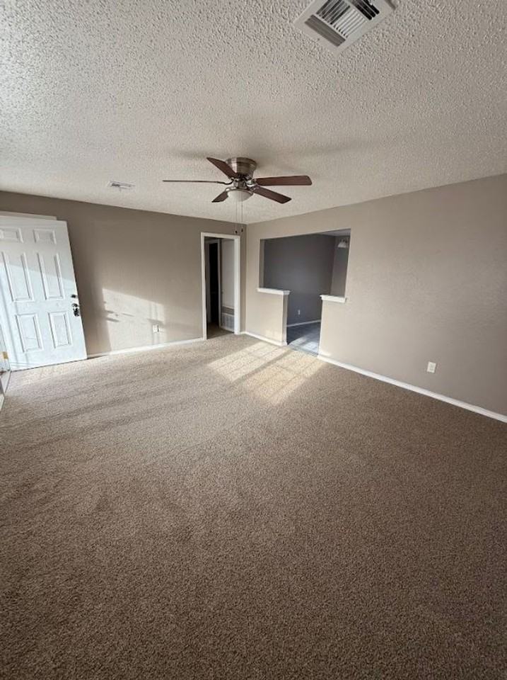 809 N Markwell Ave - Photo 7 of 21