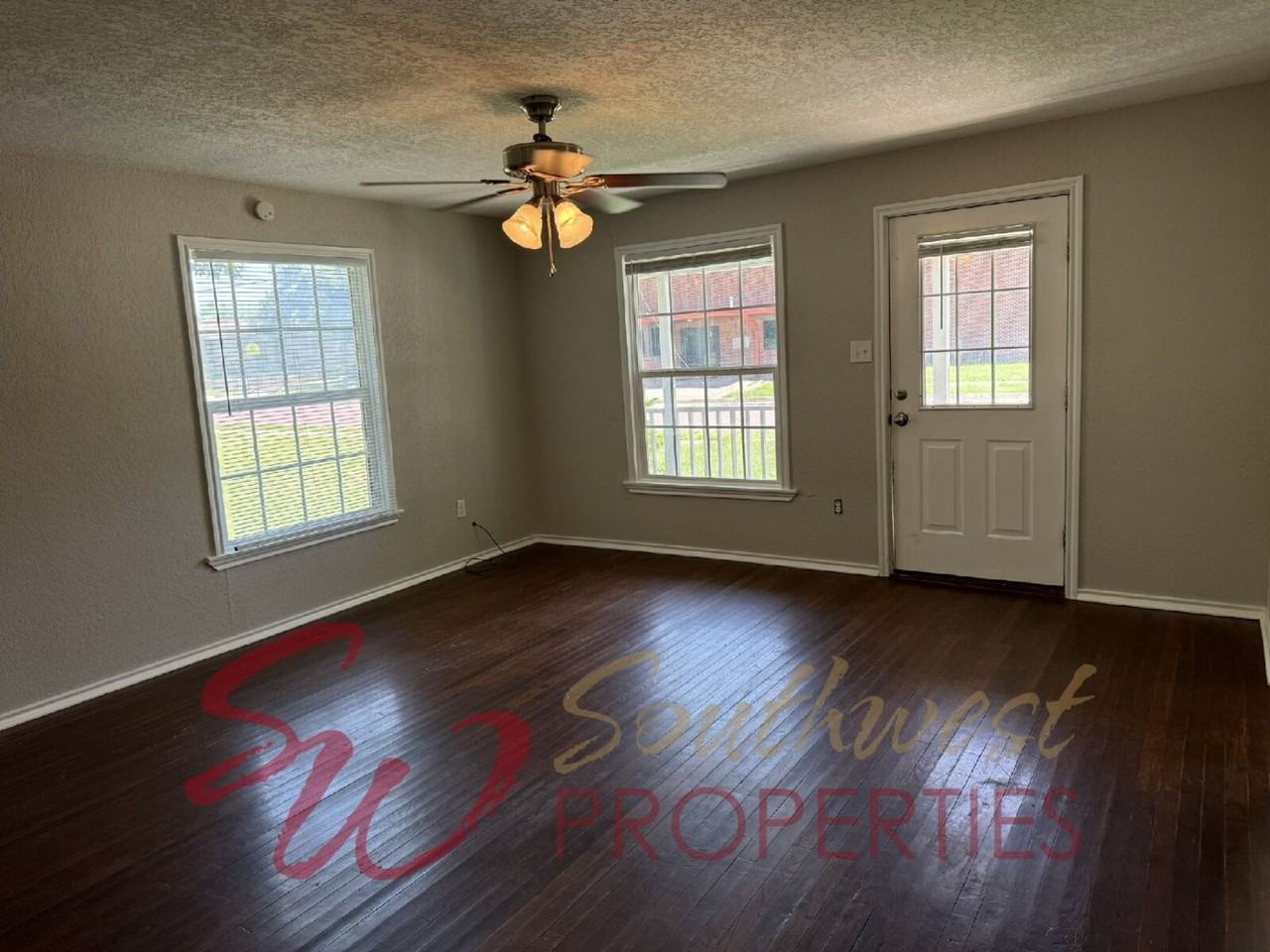 765 N Clinton St - Photo 4 of 12