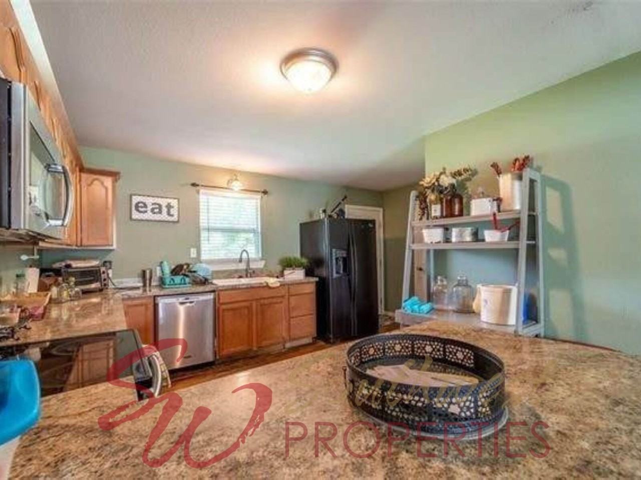 1010 N Neblett St - Photo 3 of 5