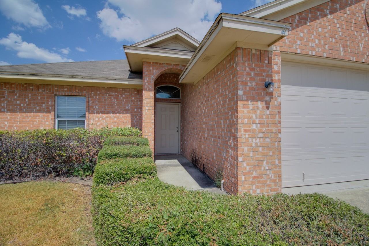 3053 Clydesdale Way - Photo 2 of 18