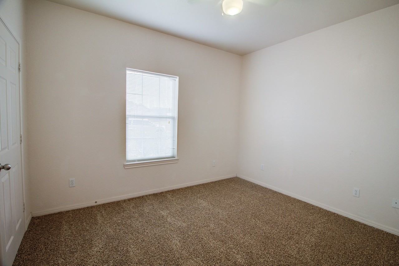 3053 Clydesdale Way - Photo 5 of 18