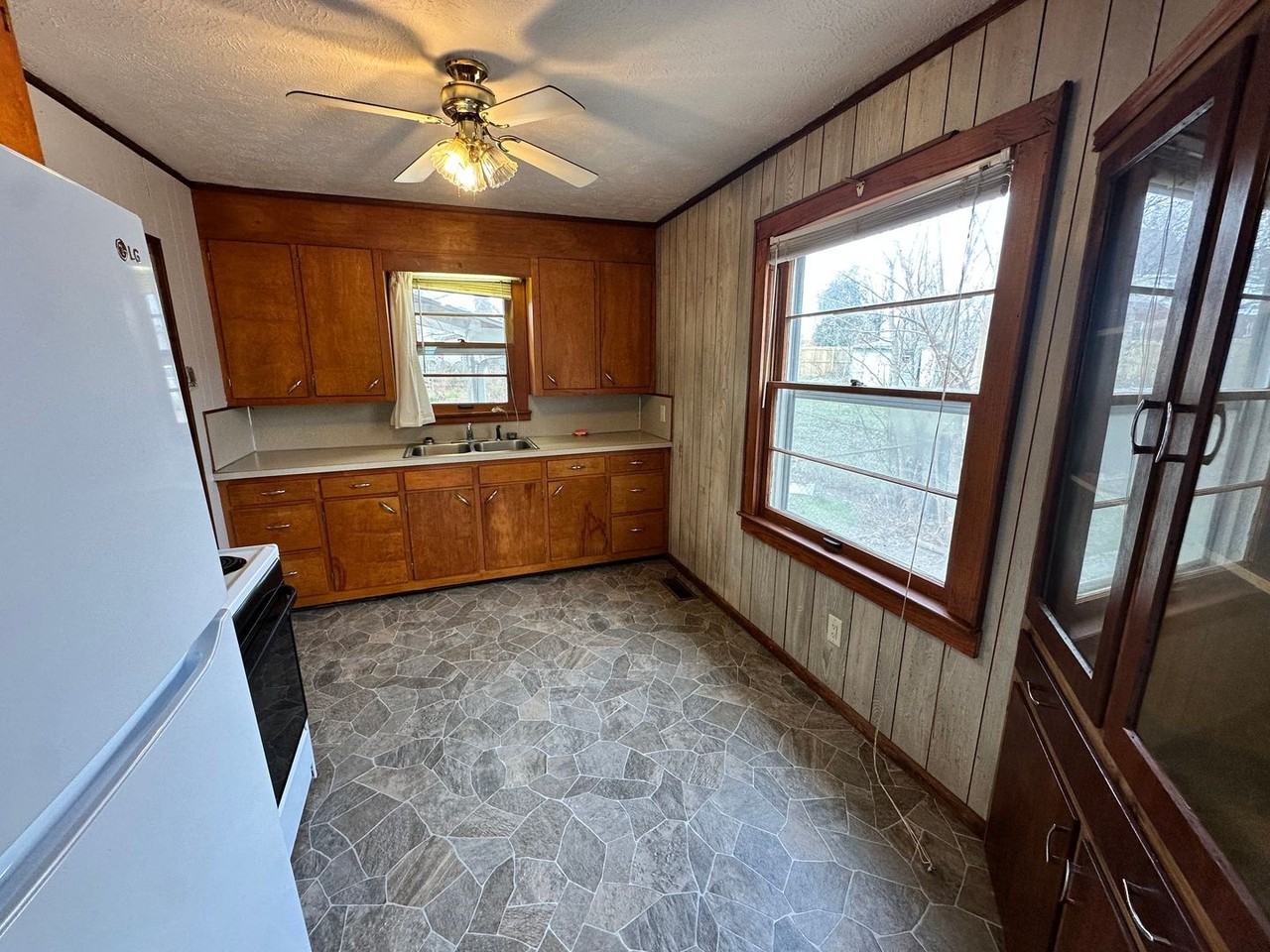 508 S 7th St - Photo 7 of 13