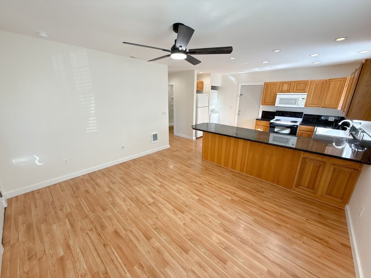 525 N 2nd St - Photo 4 of 13