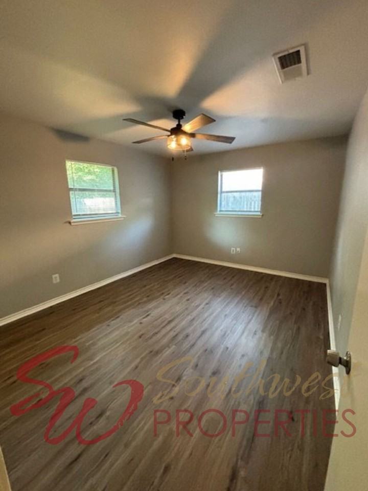 2293 W Tarleton St - Photo 6 of 12