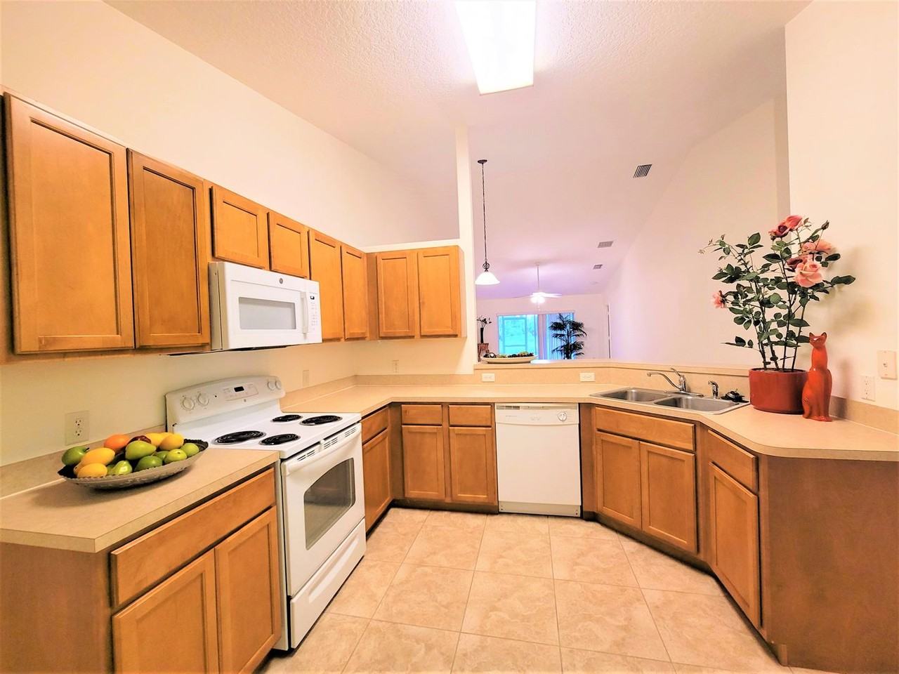 351 Del Monte Rd #B - Photo 5 of 31