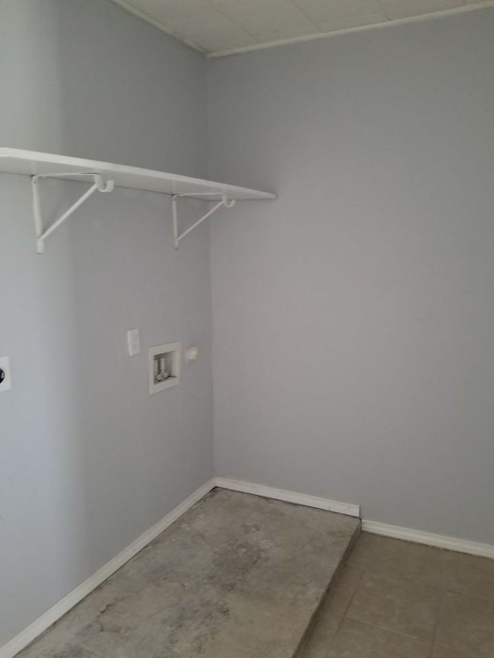 511 E Sayers Ave - Photo 4 of 19