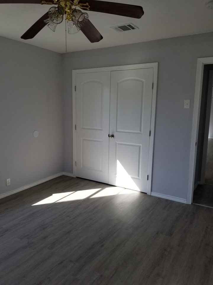 511 E Sayers Ave - Photo 6 of 19