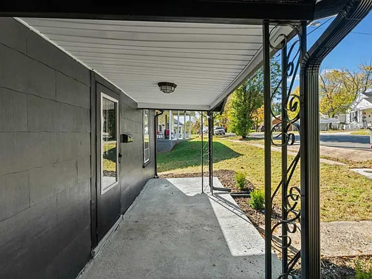 2022 Hughes Ave - Photo 2 of 14