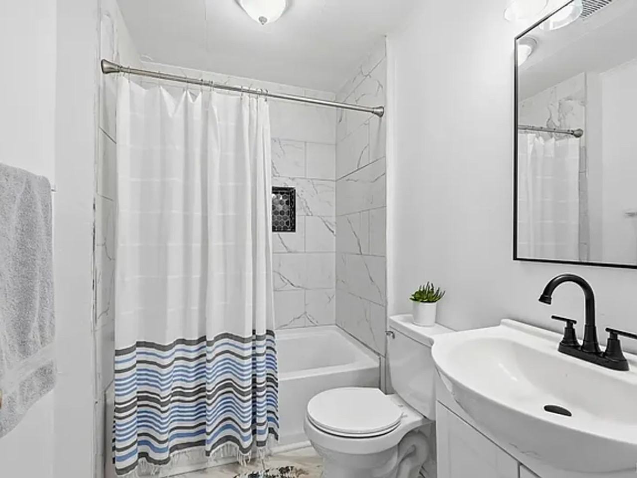 2022 Hughes Ave - Photo 6 of 14